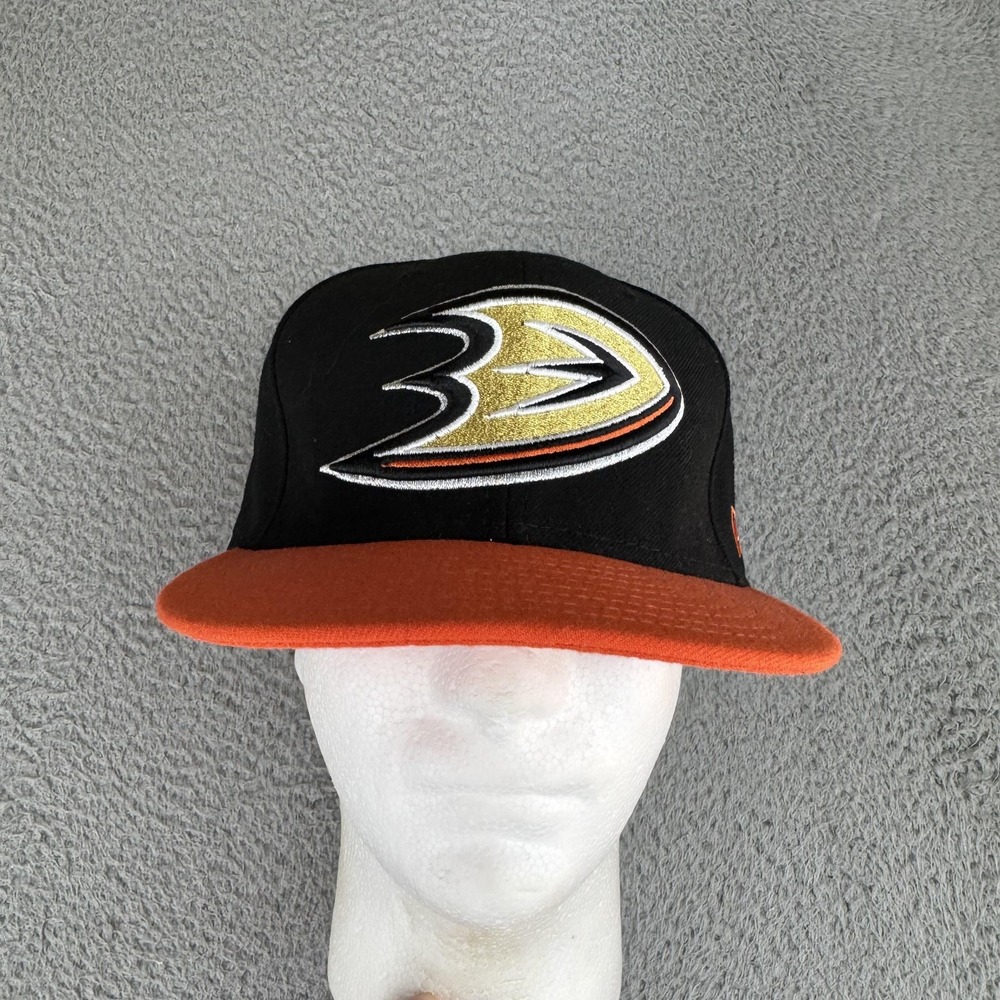 Anaheim Ducks Hat Cap Fitted Mens 7 3/8 Black Orange NHL Hockey New Era